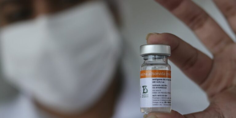 Pesquisa mostra que apenas 32 cidades receberam vacinas vencidas