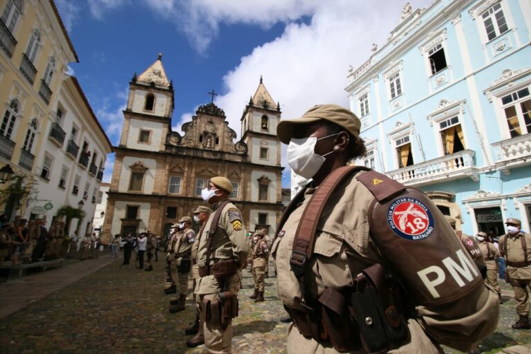 Policiais militares dão início à operação especial no Centro Histórico de Salvador