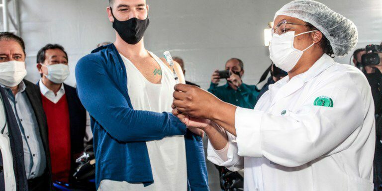 Capital paulista abre segunda-feira vacinação na faixa de 12 a 15 anos