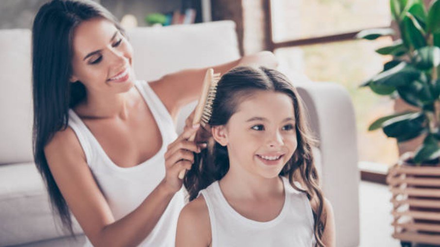 Na infância, os cabelos não possuem oleosidade e são mais brilhantes e saudáveis