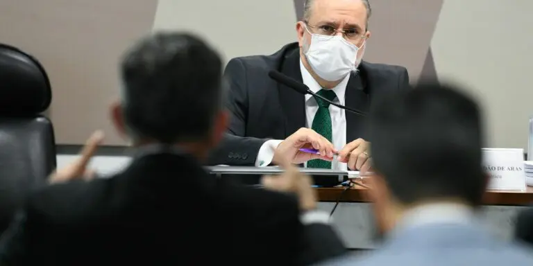 Novo mandato de Augusto Aras na PGR é aprovado pela CCJ do Senado