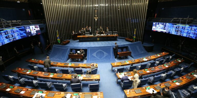 Senado aprova mudança em regras de transmissão de partidas de futebol