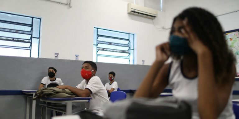 Com pandemia, 44% das crianças e adolescentes se sentiram mais tristes