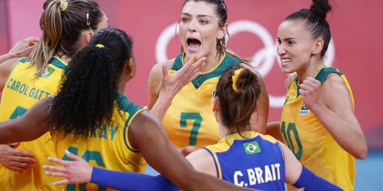 Tóquio: seleção feminina de vôlei vence e avança para a semifinal