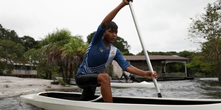 Ouro de Isaquias Queiroz na Olimpíada inspira crianças da Amazônia