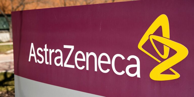 Fiocruz recebe IFA para 4,7 milhões de doses de vacina contra covid-19