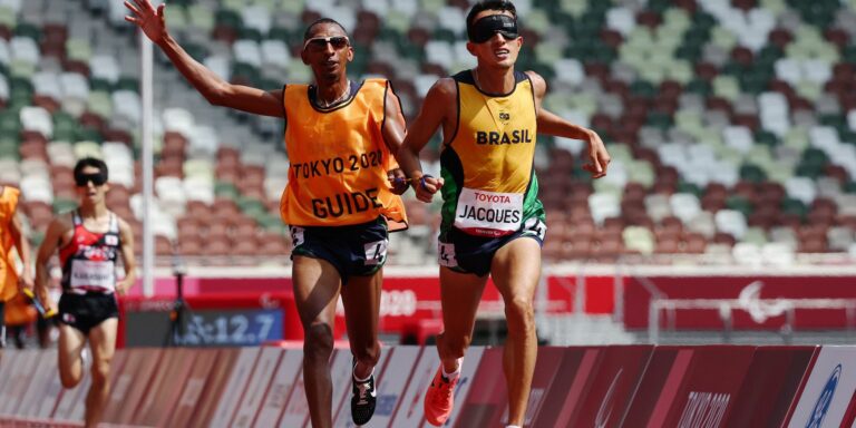 Paralimpíada: Yeltsin Jacques é ouro nos 5000 m da classe T11