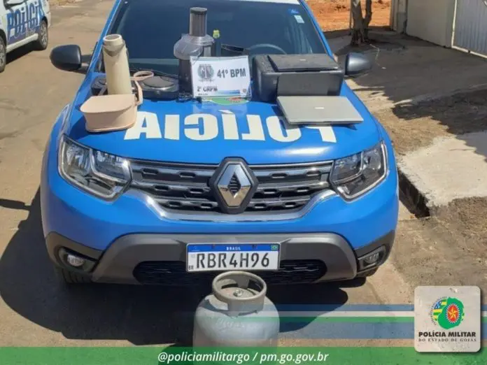 41º BPM prende motorista de aplicativo furtando residência de passageira