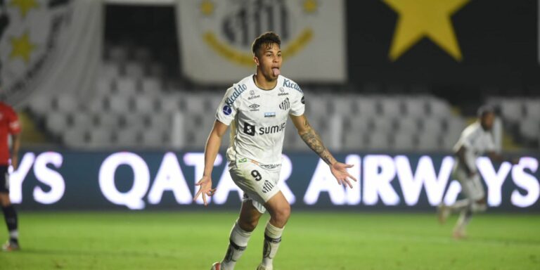 Juventus contrata atacante Kaio Jorge junto ao Santos