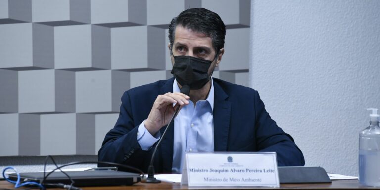 Governo vai mostrar Brasil que reduz emissões na COP26, diz ministro