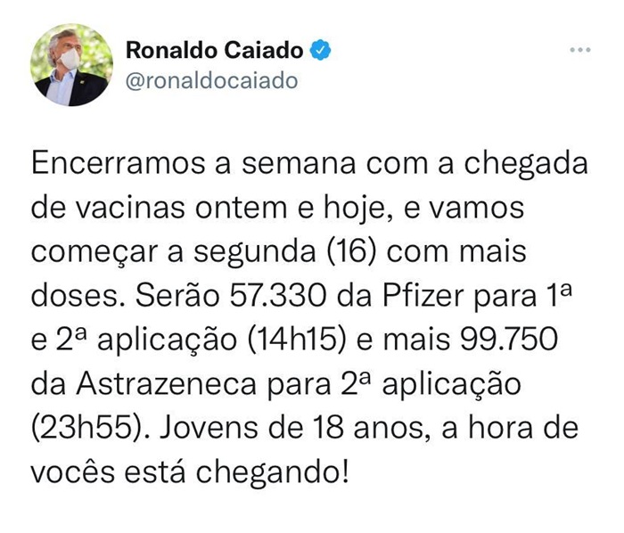 Caiado anuncia para breve a vacinação de jovens partir de 18 anos