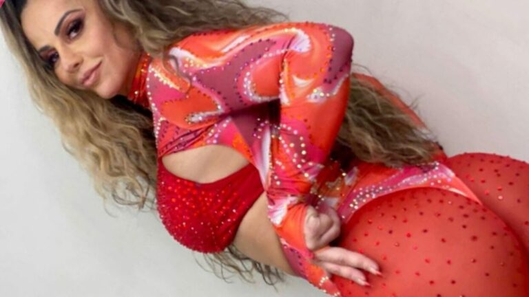 Viviane Araújo surge de look ousado na ‘Super Dança dos Famosos’ e acaba mostrando demais