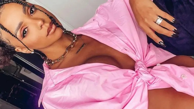 Brunna Gonçalves posa com look íntimo e questiona fãs: “Gostaram?”