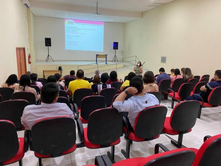 Em Tarauacá, profissionais da área de hepatopatias participam de qualificação