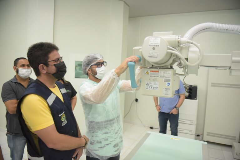 Gladson confirma funcionamento do novo aparelho de raio-X da UPA de Cruzeiro do Sul para a próxima segunda-feira