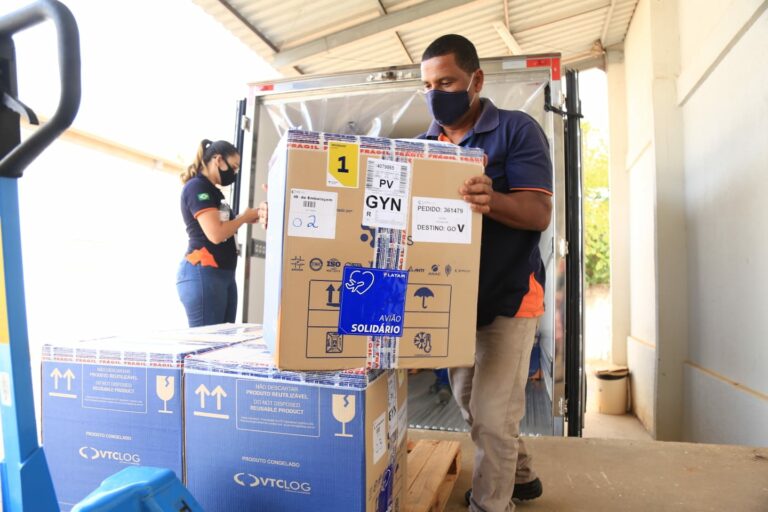 Goiás recebe mais 119.990 doses de vacinas