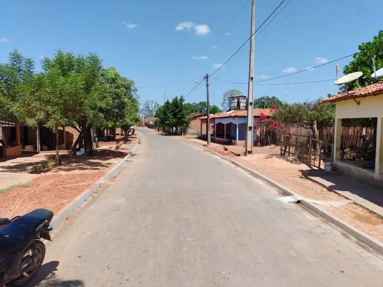Governo conclui pavimentação de ruas em Brejo de Areia e Esperantinópolis