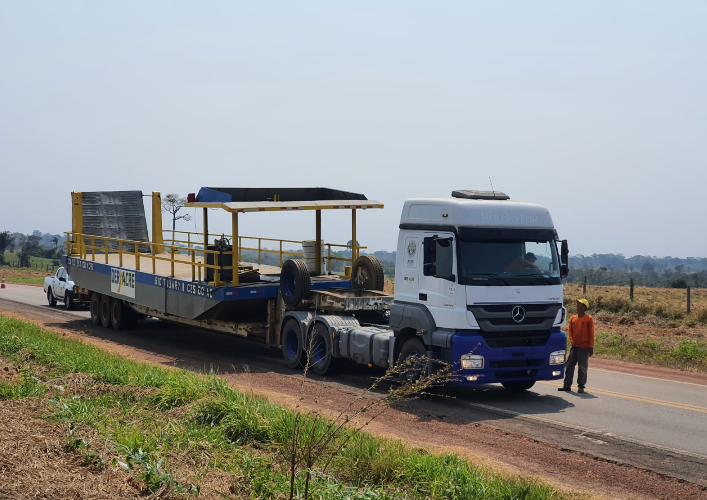 Governo encaminha balsa para auxiliar no transporte de produtores rurais de Xapuri
