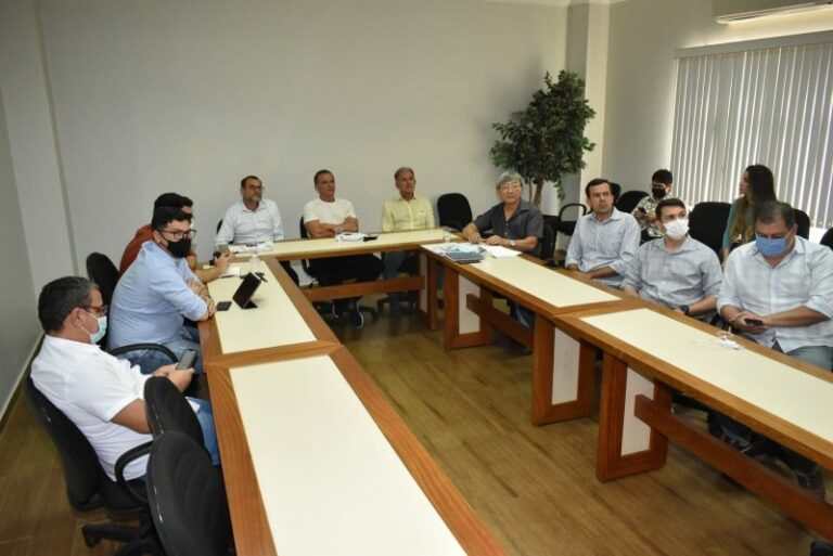 Governo participa de reunião com representantes da construção civil