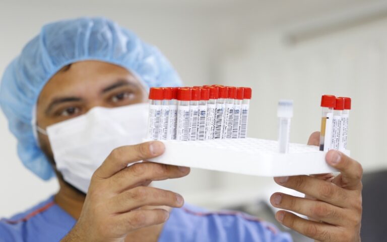 Hospital São José realiza mais de 350 mil exames laboratoriais nos sete primeiros meses de 2021