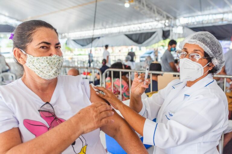 Maceió aplica apenas segunda dose da vacina contra Covid-19 neste domingo (1°)