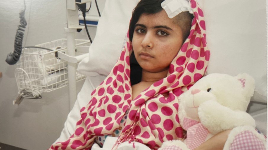 Malala passa por nova cirurgia após nove anos de ataque do Talibã
