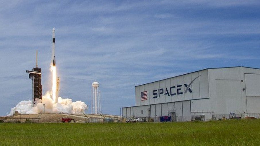 SpaceX vai mandar tripulação ao espaço