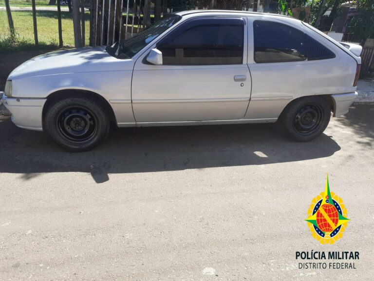 PMDF recupera carro furtado em Santa Maria