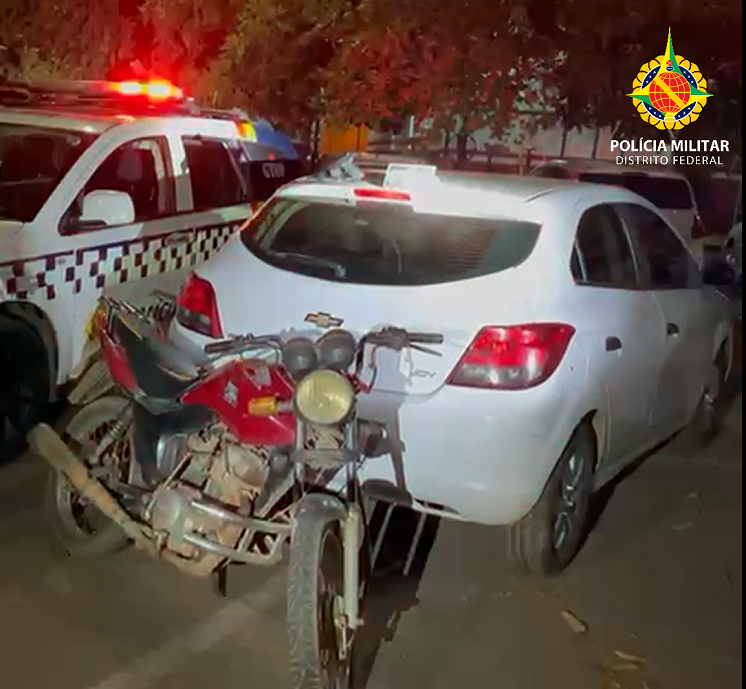 PMDF recupera carro roubado e apreende moto usada no crime