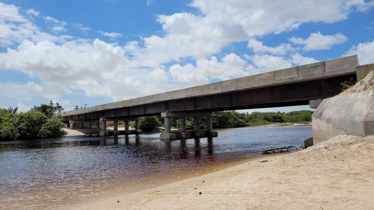 Nova Ponte sobre o Rio Alegre em Santo Amaro (Foto: Felipe Fonseca)