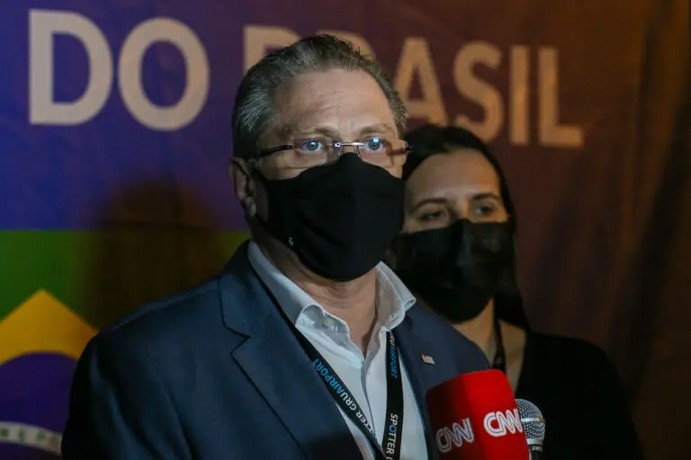 SP recebe matéria-prima para fabricação de 7 milhões de doses da vacina do Butantan