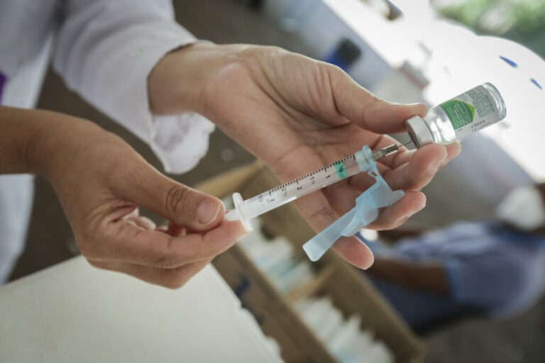Vacinação contra a influenza segue baixa nos grupos prioritários