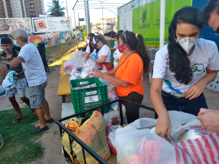 Cagece Solidária: a companhia distribui 100 kits de higiene para pessoas em situação de rua