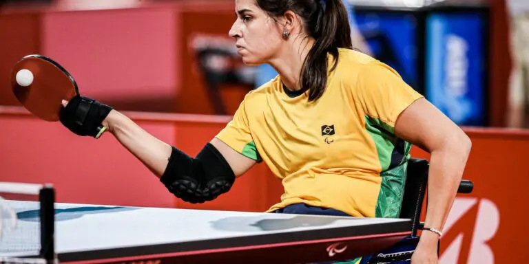 Cátia Oliveira, Dani Rauen e Israel Stroh vencem no tênis de mesa