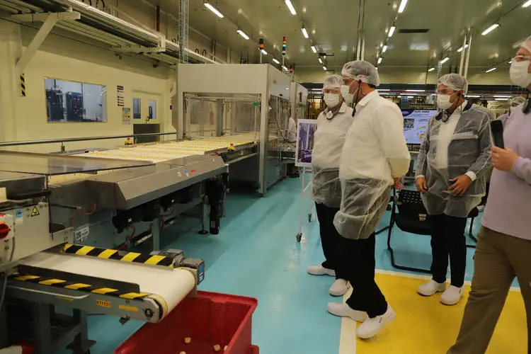 Governador visita Mondelēz, empresa que injeta R$ 600 milhões por ano na economia do Paraná