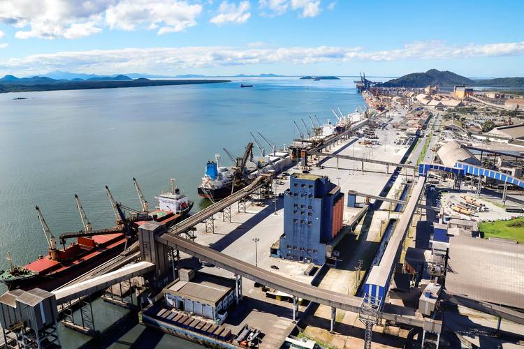 Com investimentos públicos e privados, Porto de Paranaguá se expande a oeste do cais