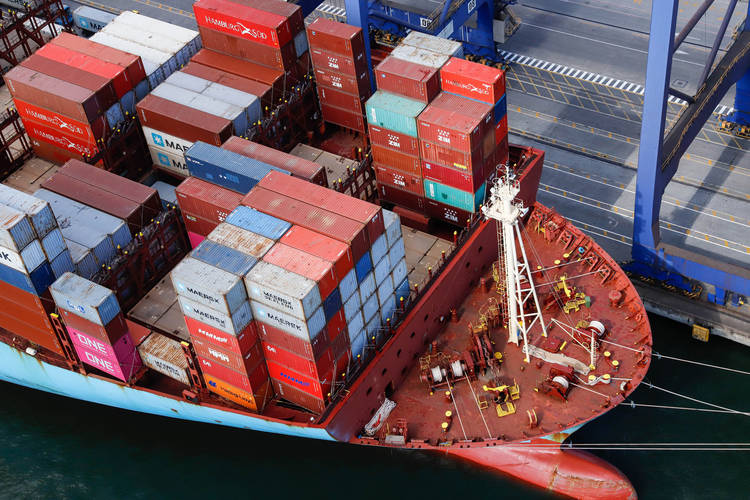 Movimentação geral de cargas cresce 13% em julho nos portos do Paraná