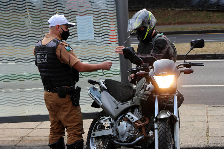 53% dos acidentes de trânsito em Curitiba envolvem motociclistas, aponta estudo do BPTran