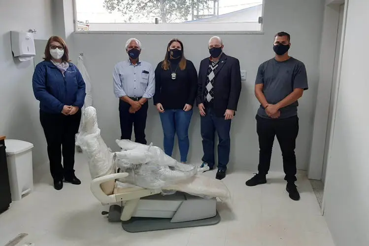 Instituto Médico Legal de Maringá recebe cadeira odontológica