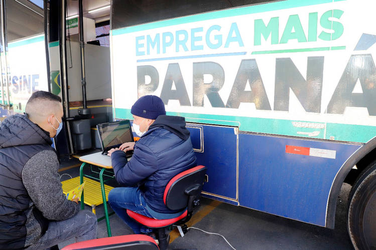 Ônibus Emprega Mais Paraná leva 2 mil vagas de emprego para a região Norte