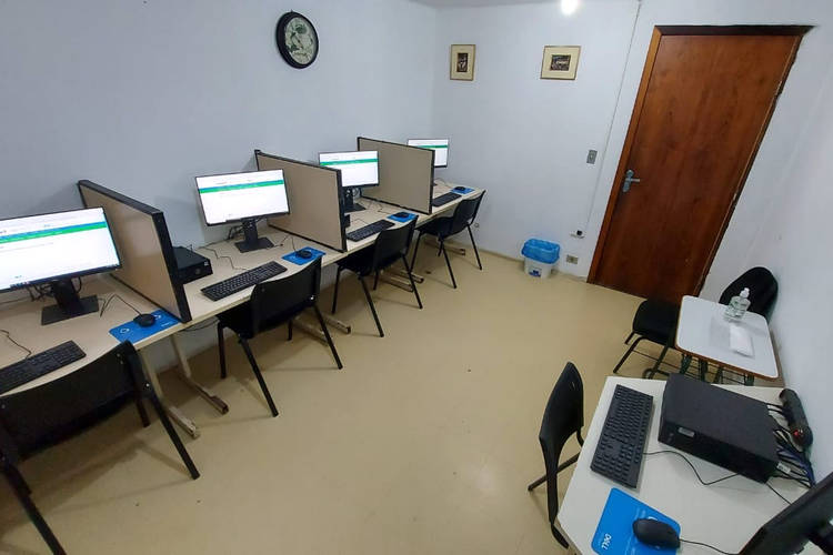 Jovens internados nas unidades socioeducativas ganham 28 laboratórios de informática