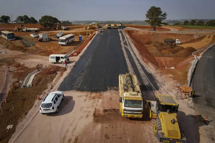 Obra do Contorno Norte de Castro avança para retirar tráfego pesado da cidade e aumentar a segurança