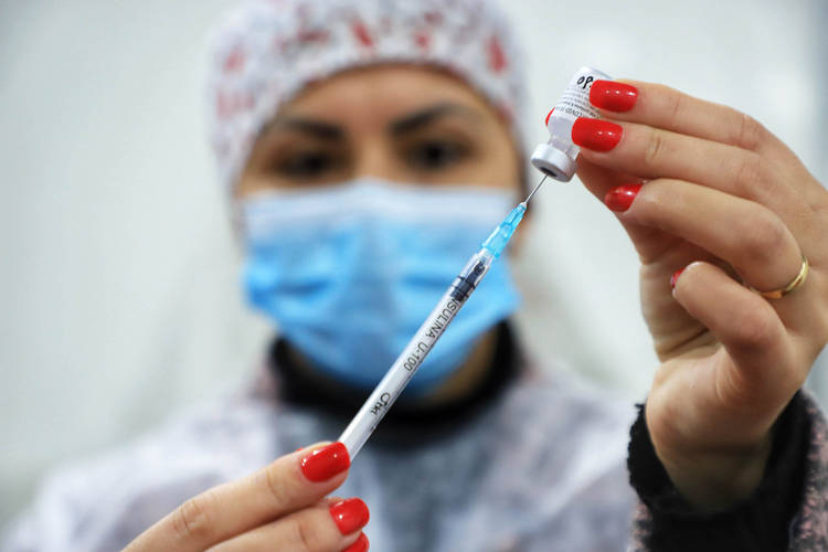No Paraná, mais de 7 milhões
já iniciaram a imunização
contra a Covid-19