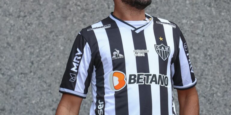 Atlético-MG apresenta oficialmente Diego Costa, que vestirá camisa 19