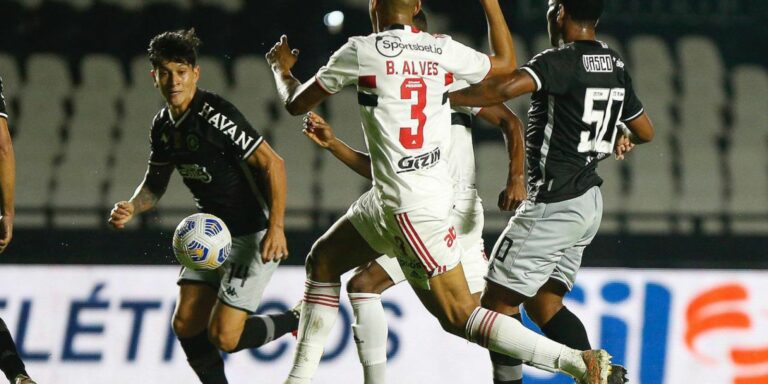 Copa do Brasil: São Paulo bate Vasco e mantém sonho de título inédito