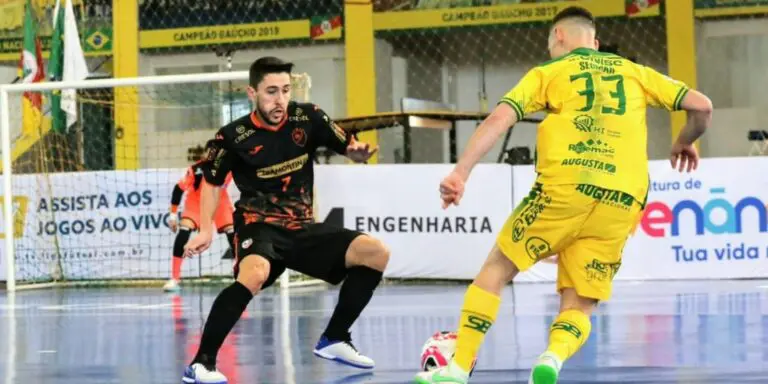 Futsal: Carlos Barbosa vira no fim e complica situação da Assoeva