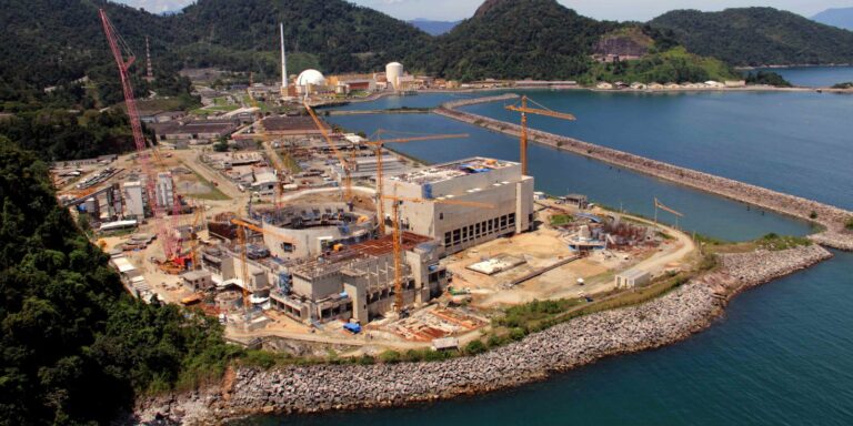 Brasil vive consolidação da energia nuclear, diz Bento Albruquerque