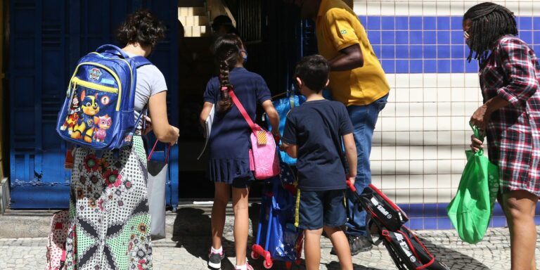 Rede estadual do Rio de Janeiro retoma aulas presenciais