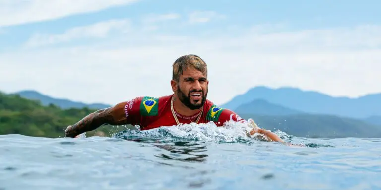Surfe: Ítalo Ferreira e Medina avançam para oitavas no México