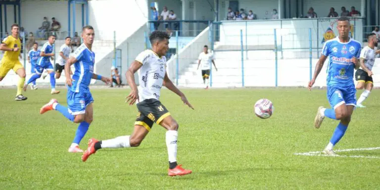 Castanhal e Penarol-AM empatam pela Série D do Brasileiro